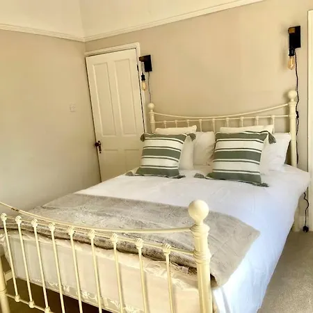 Gorgeous 2 Bed Holiday Near Central Feriehus *