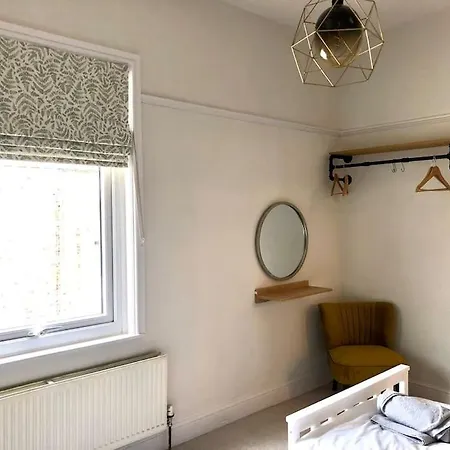 Feriehus Gorgeous 2 Bed Holiday Near Central *